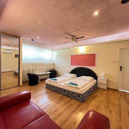 Etna - Hostel -Noclegi Rzeszow Dış mekan fotoğraf