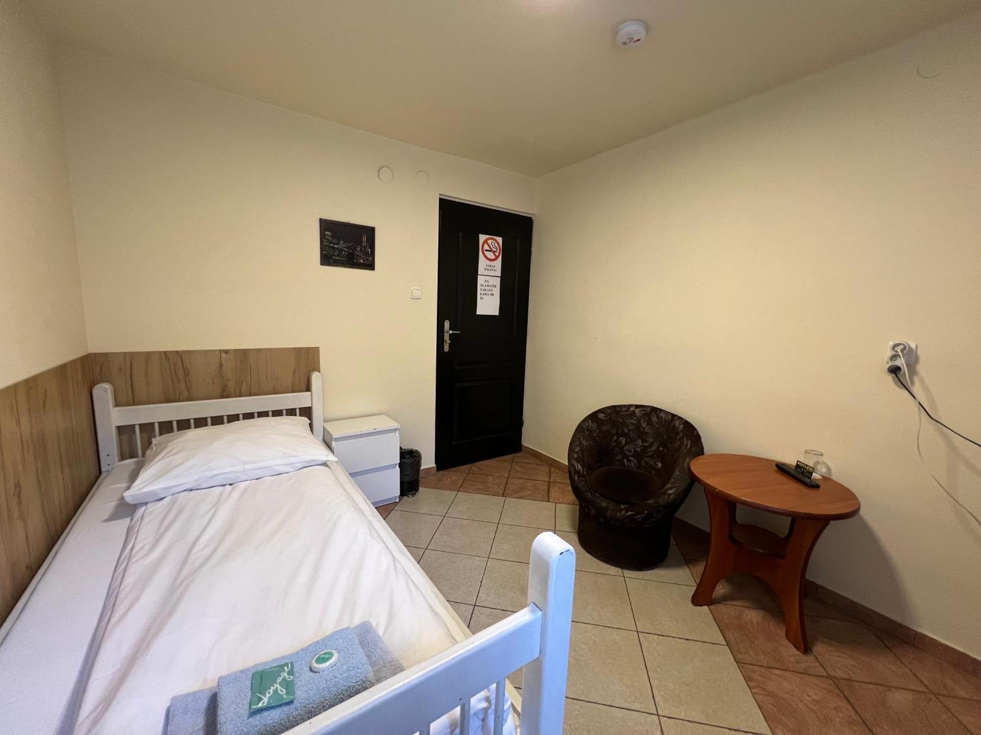 Etna - Hostel -Noclegi Rzeszow Dış mekan fotoğraf