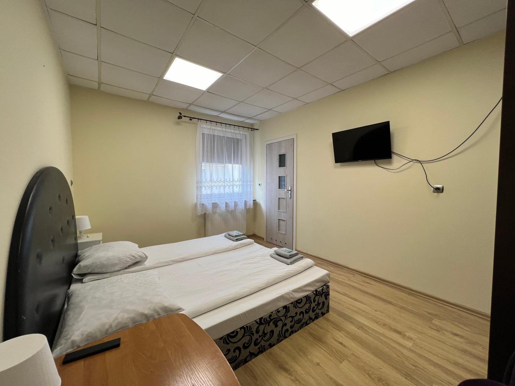 Etna - Hostel -Noclegi Rzeszow Dış mekan fotoğraf