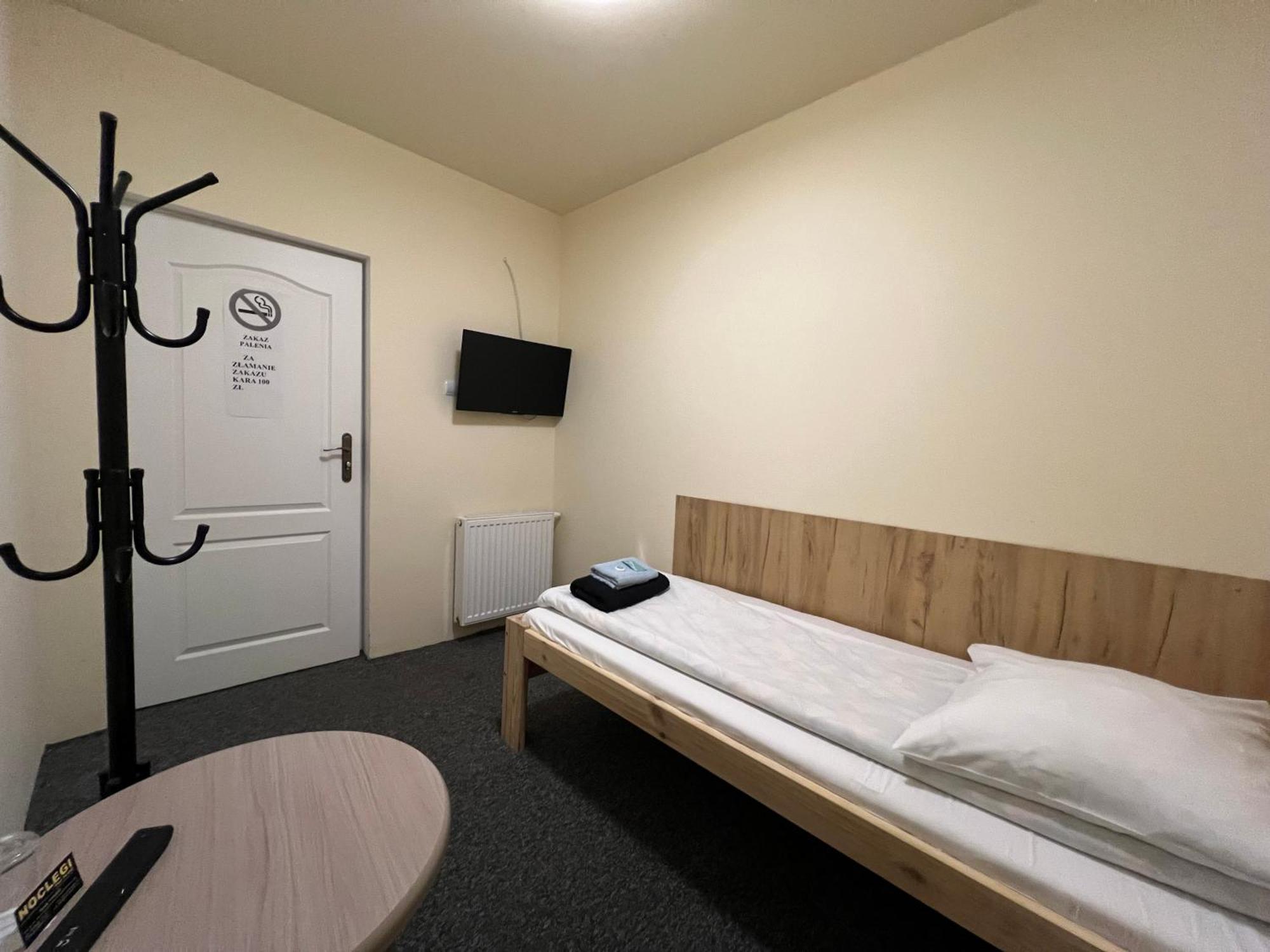 Etna - Hostel -Noclegi Rzeszow Dış mekan fotoğraf