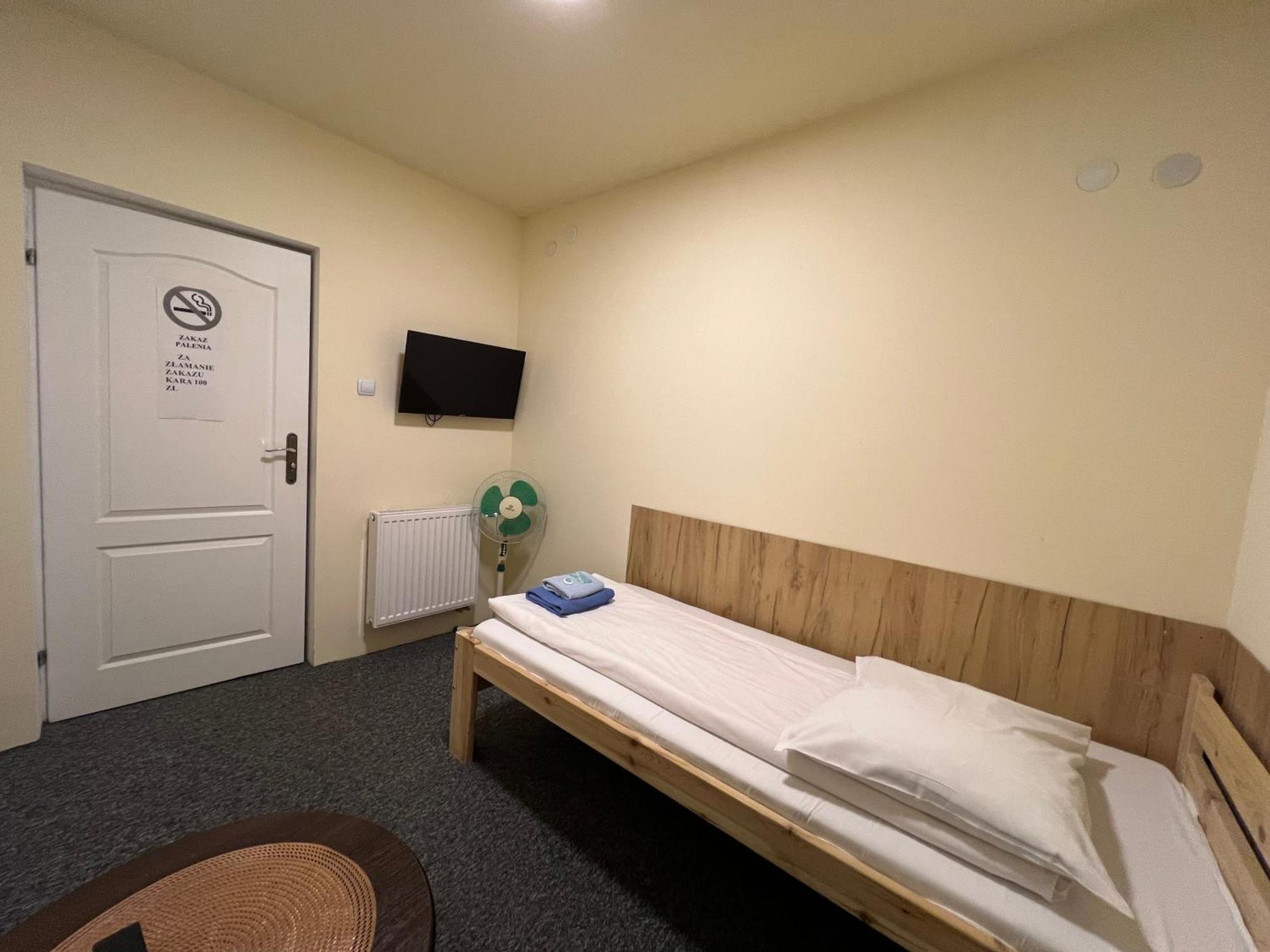 Etna - Hostel -Noclegi Rzeszow Dış mekan fotoğraf