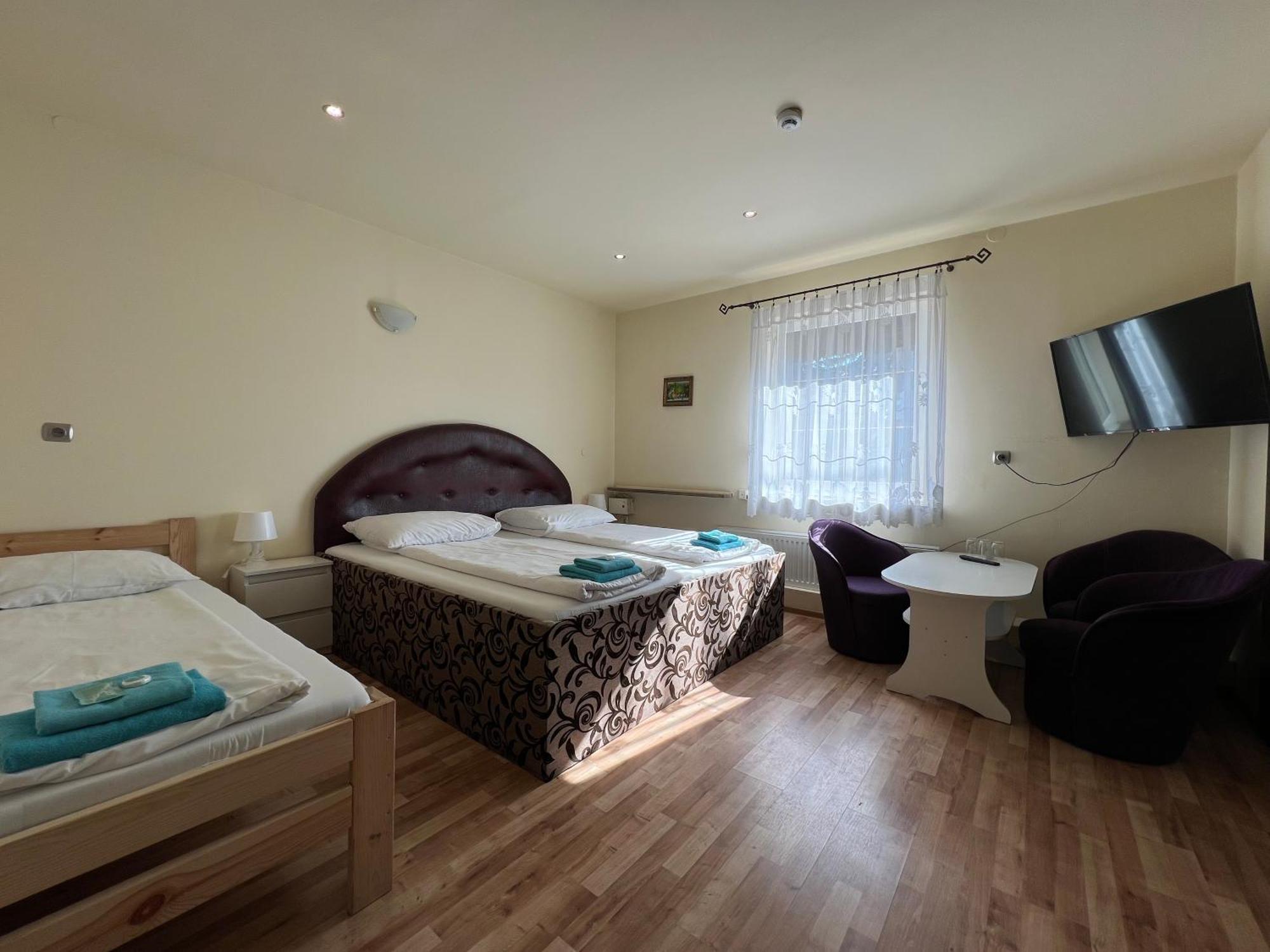 Etna - Hostel -Noclegi Rzeszow Dış mekan fotoğraf
