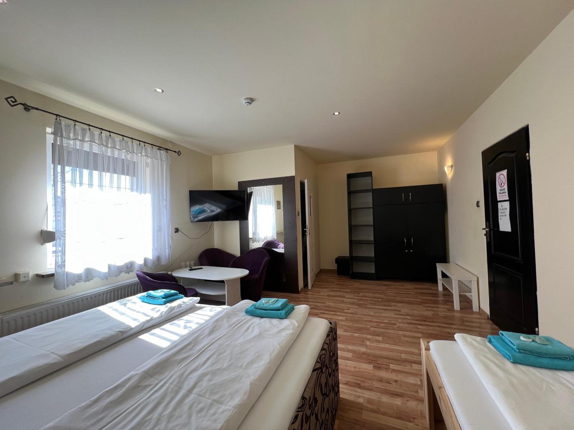 Etna - Hostel -Noclegi Rzeszow Dış mekan fotoğraf