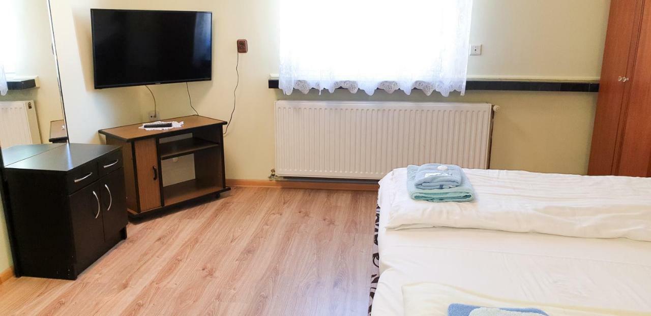 Etna - Hostel -Noclegi Rzeszow Dış mekan fotoğraf