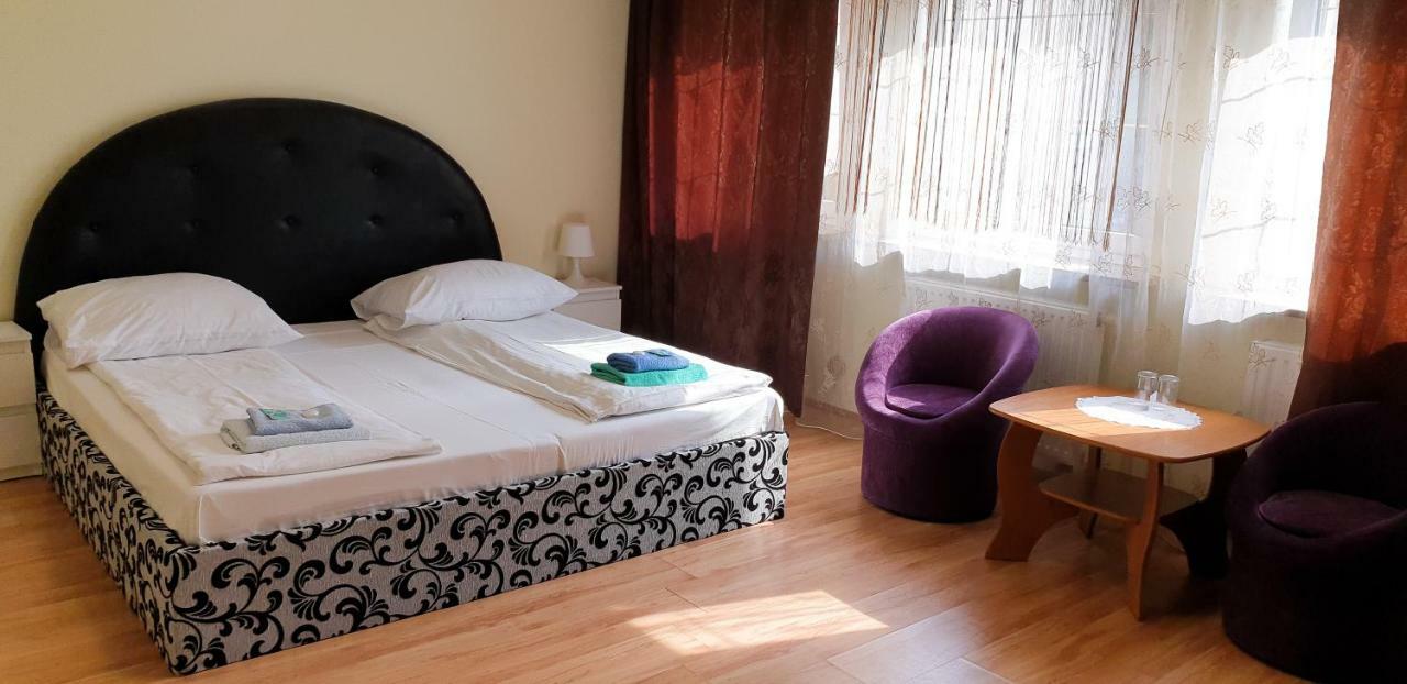 Etna - Hostel -Noclegi Rzeszow Dış mekan fotoğraf